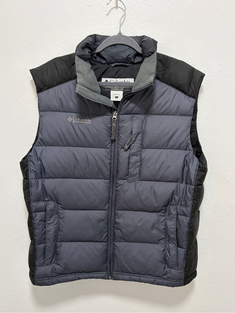 Columbia DOWN Blue Black Winter Vest - Large